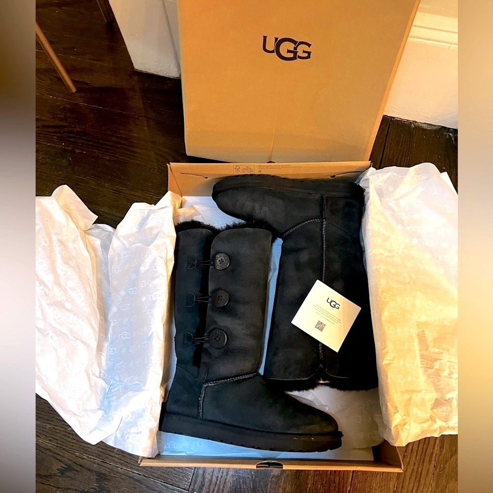 UGG BLACK TALL BAILEY BUTTON Triple II BOOTS IN BOX W Original Packaging